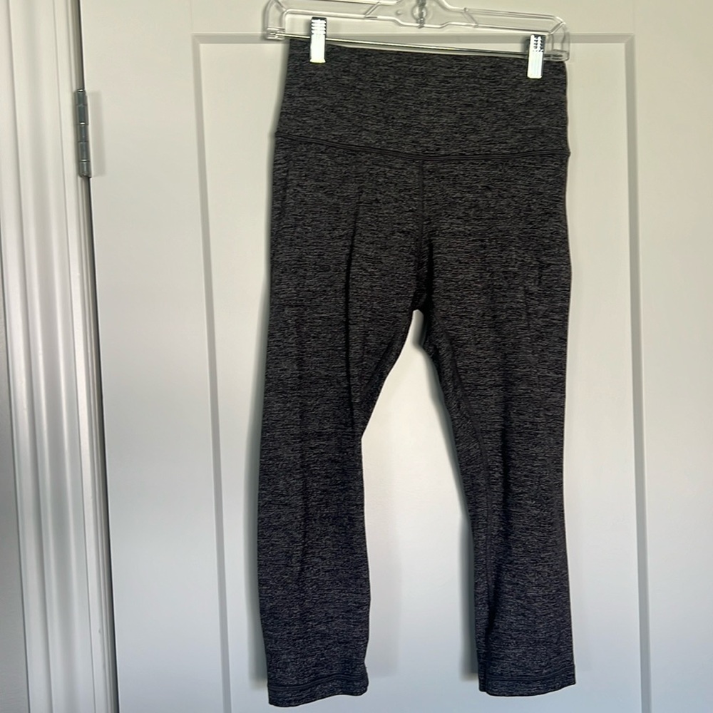 Lululemon Wunder Under crop legging